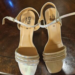 Women's Cream Sandals